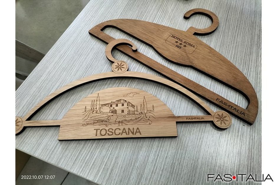 Grucce artigianali in legno personalizzate